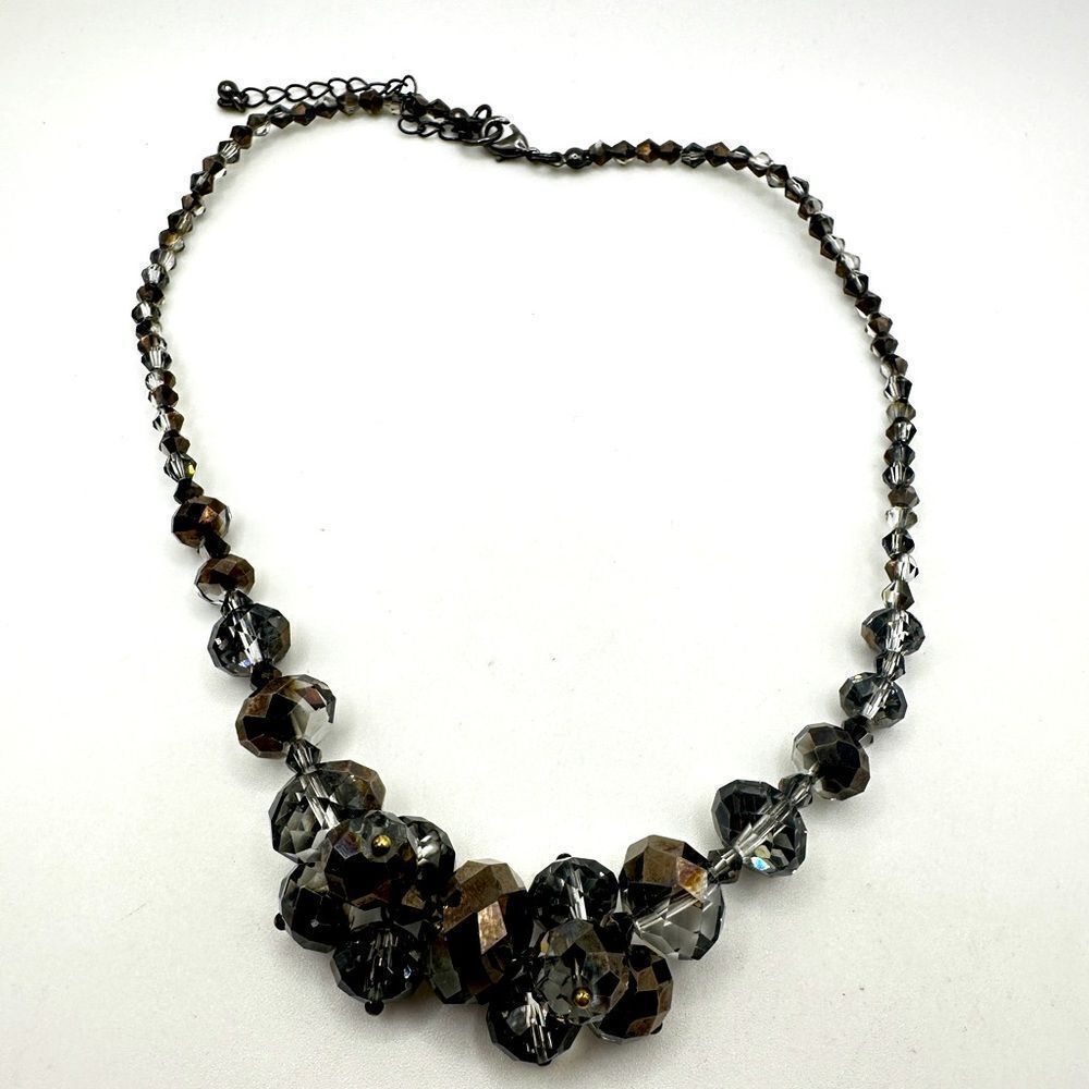 Stunning faceted black/dark gray crystal beaded necklace!‎